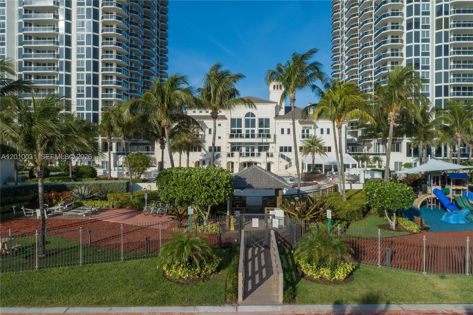 4779 Collins Ave 2404 photo 22
