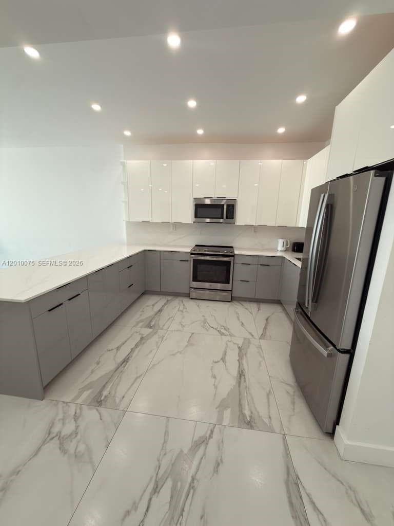 19370 Collins Ave PH-3 photo 10