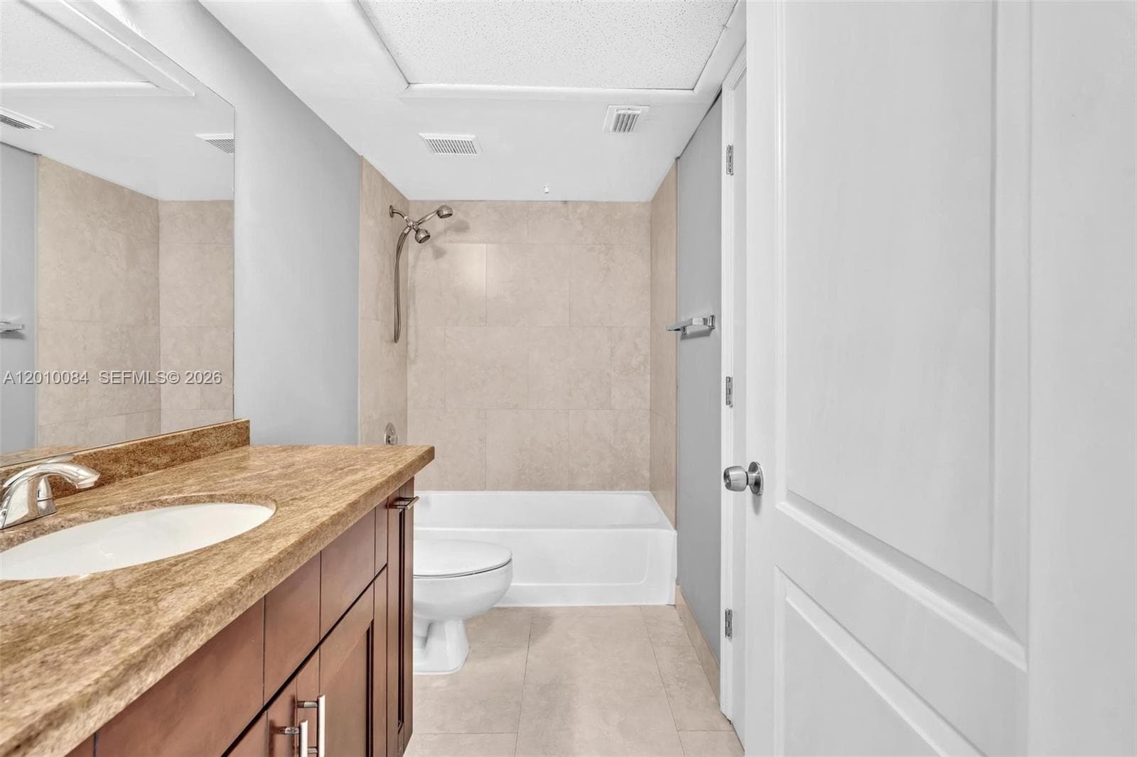 2881 Oakland Forest Dr 105 photo 23