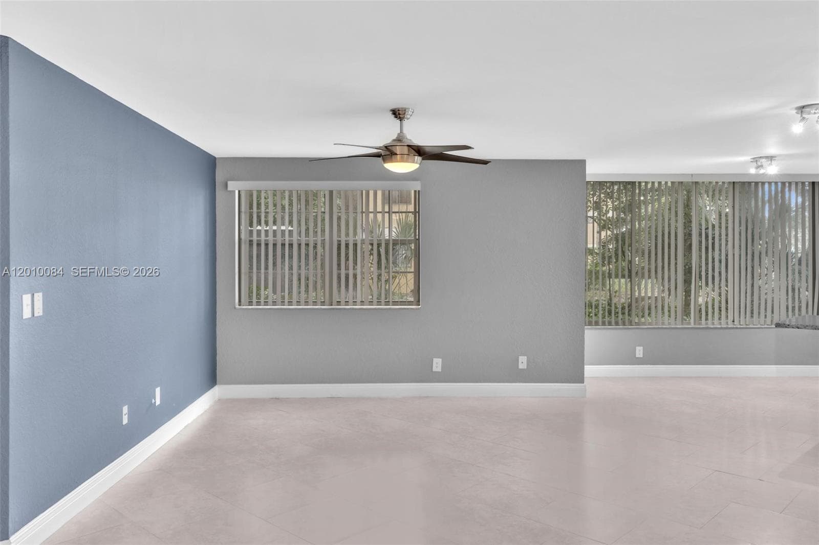 2881 Oakland Forest Dr 105 photo 6