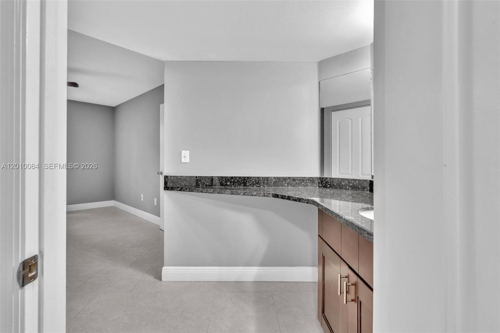 2881 Oakland Forest Dr 105 photo 17