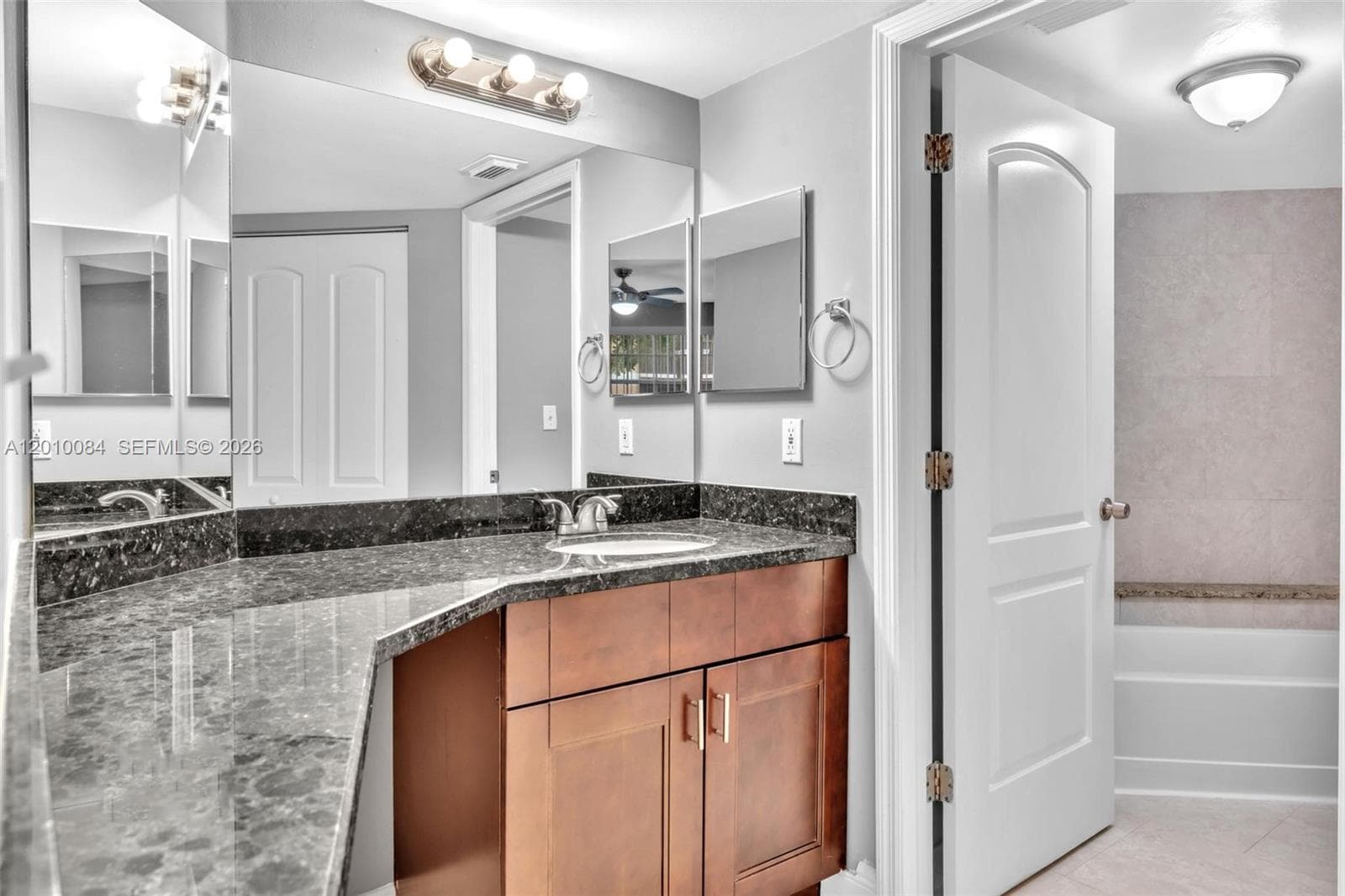 2881 Oakland Forest Dr 105 photo 16