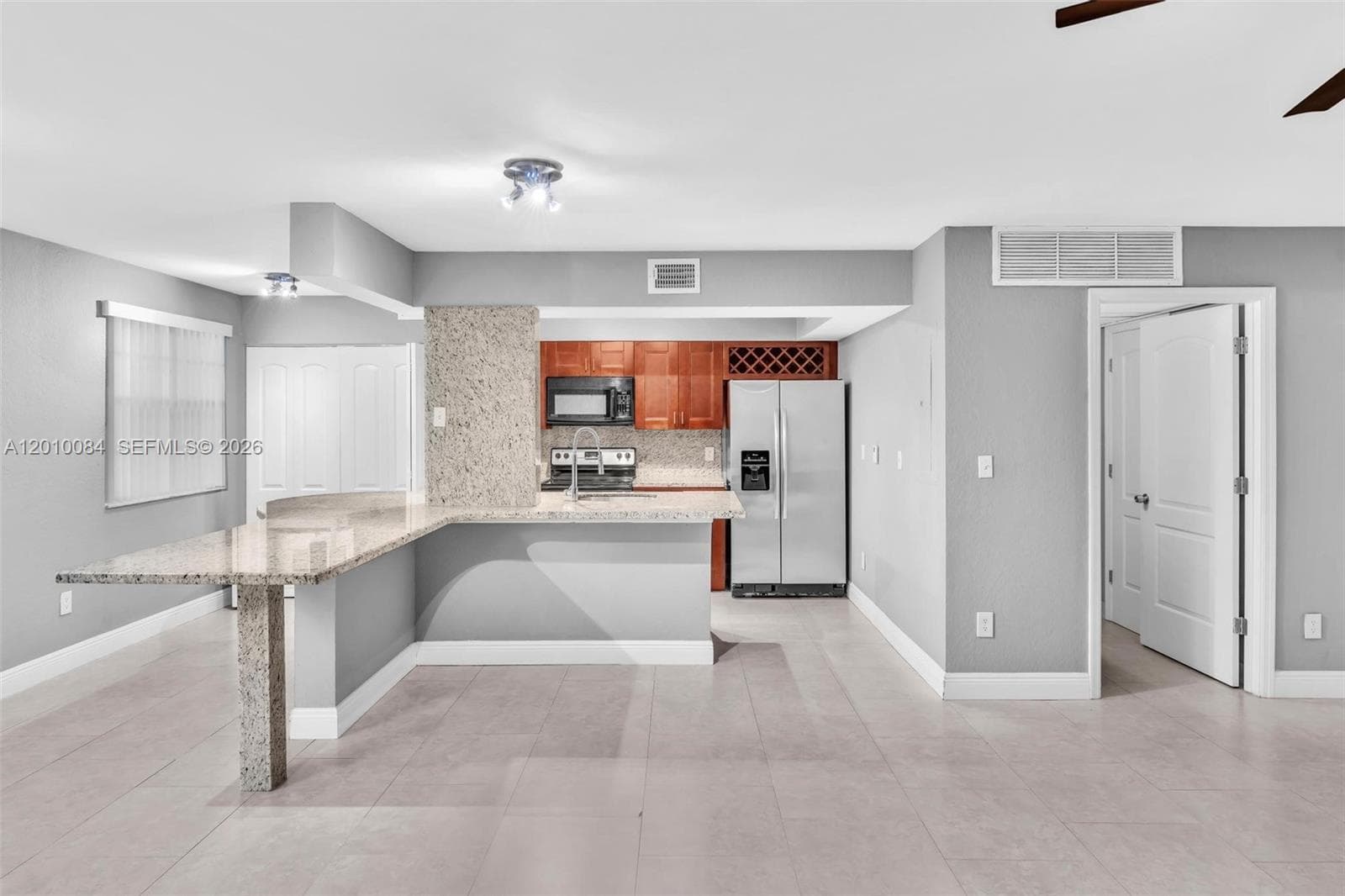 2881 Oakland Forest Dr 105 photo 1