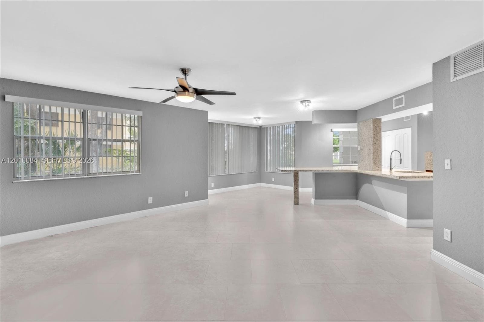 2881 Oakland Forest Dr 105 photo 5
