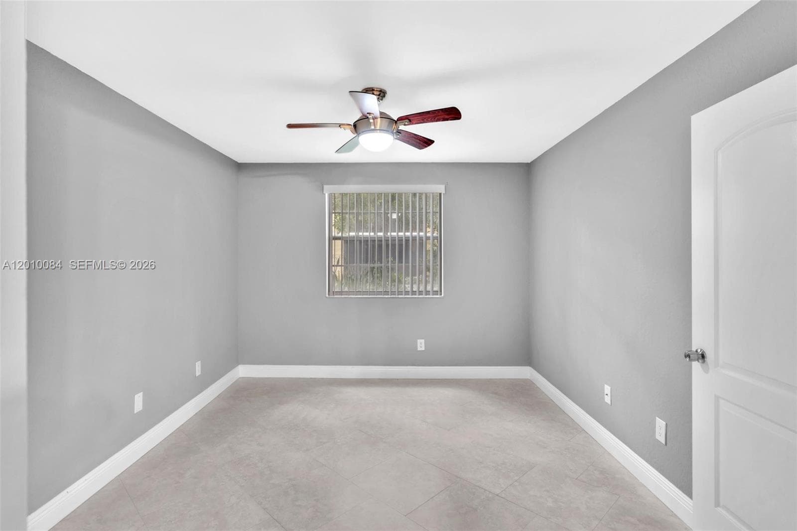 2881 Oakland Forest Dr 105 photo 9