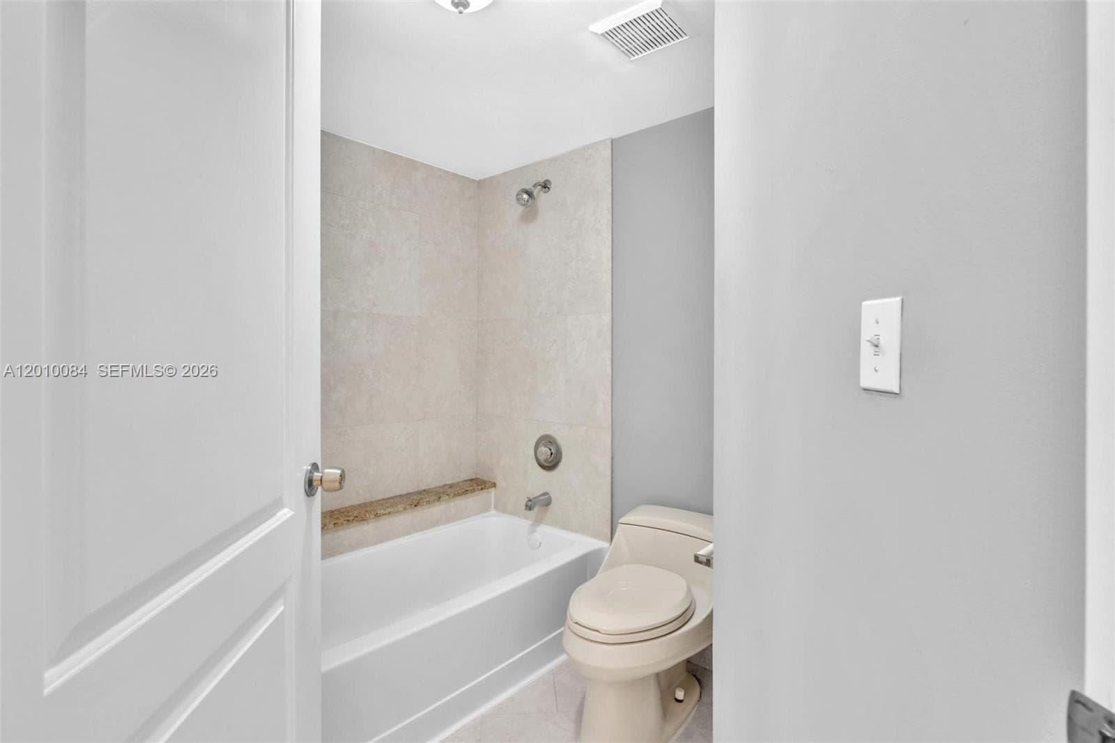 2881 Oakland Forest Dr 105 photo 18