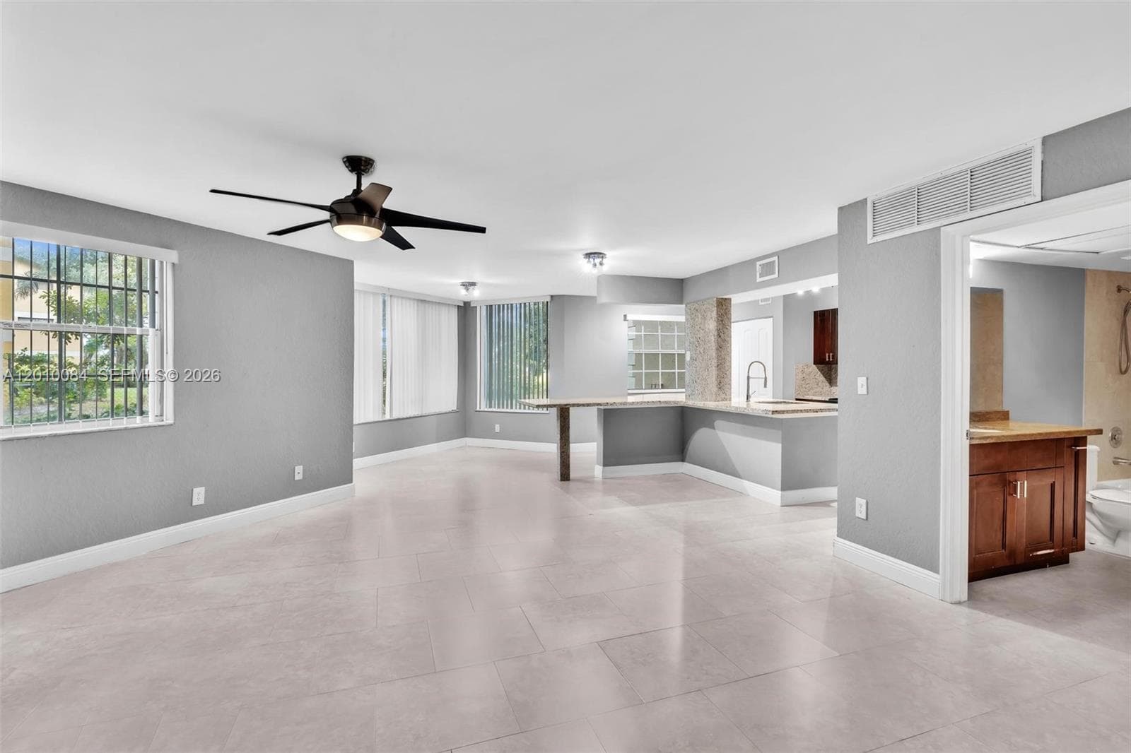 2881 Oakland Forest Dr 105 photo 4
