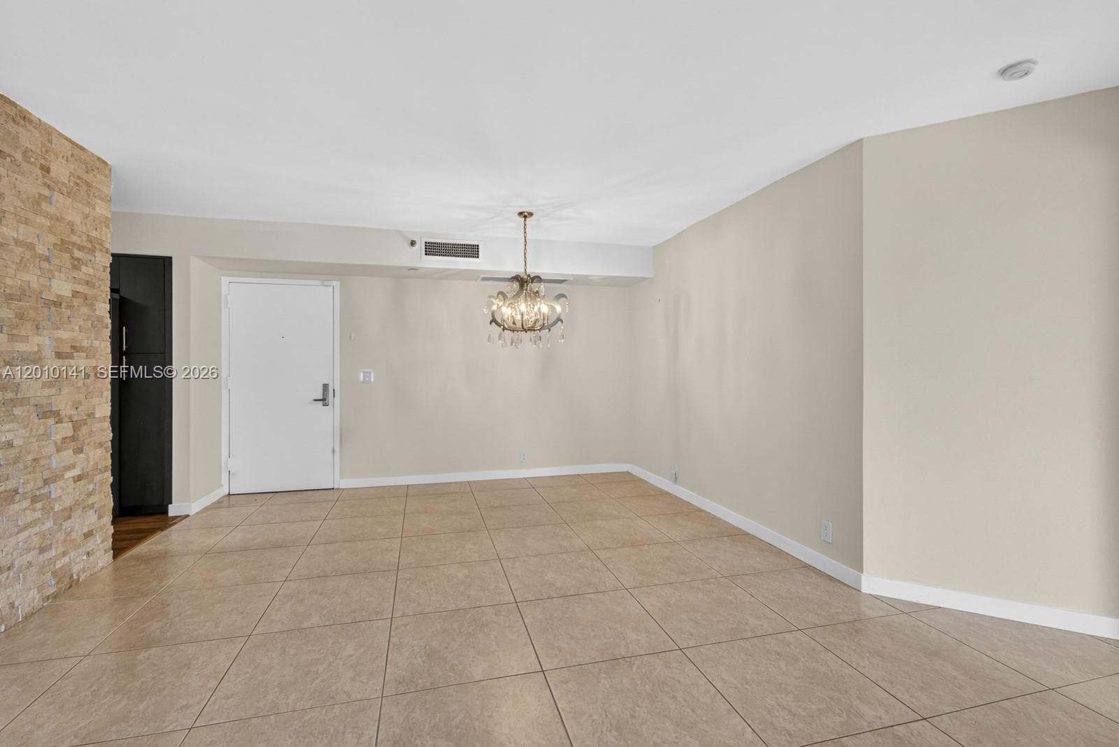 3500 Mystic Pointe Dr 302 photo 2