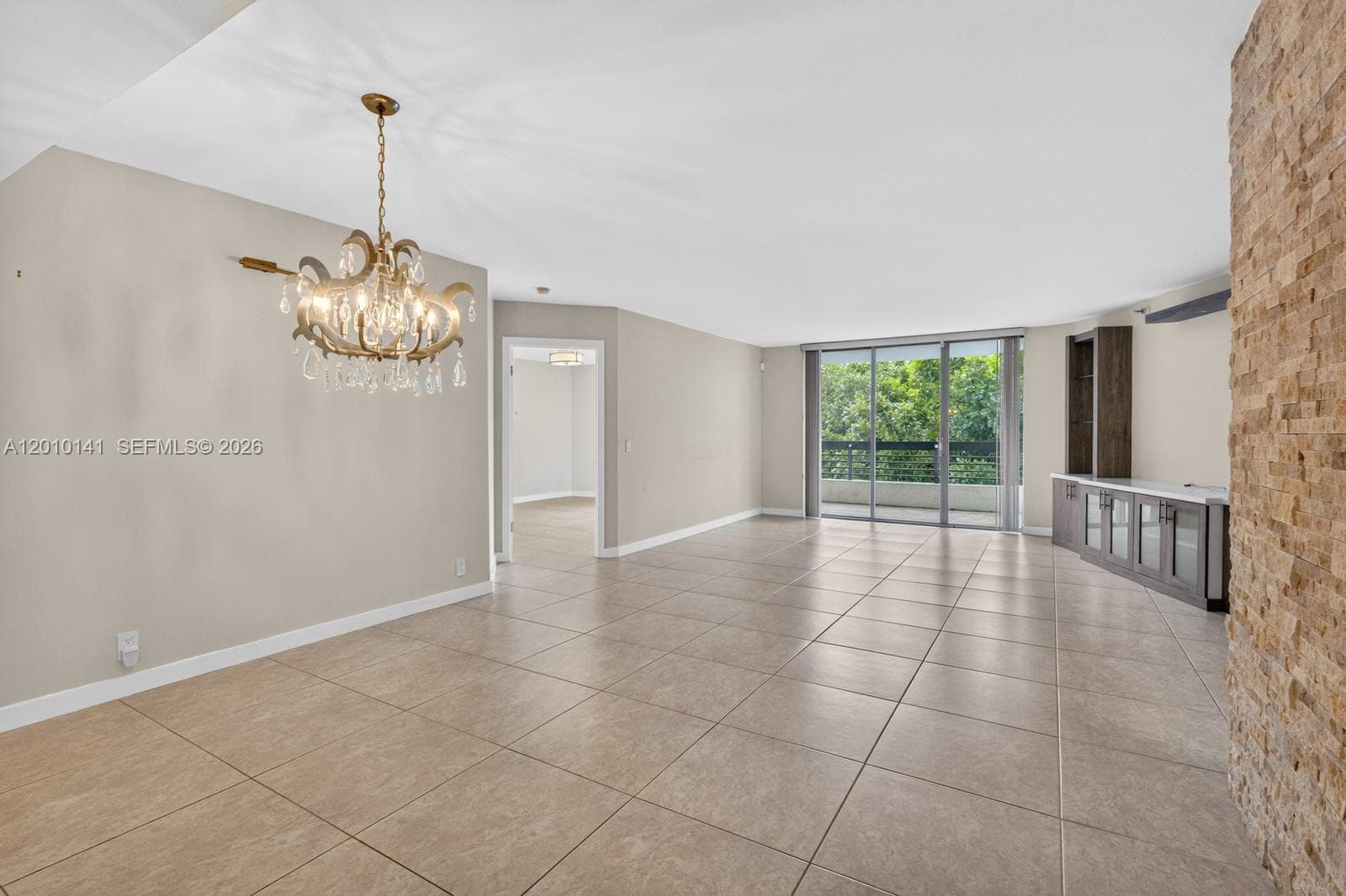 3500 Mystic Pointe Dr 302 photo 3