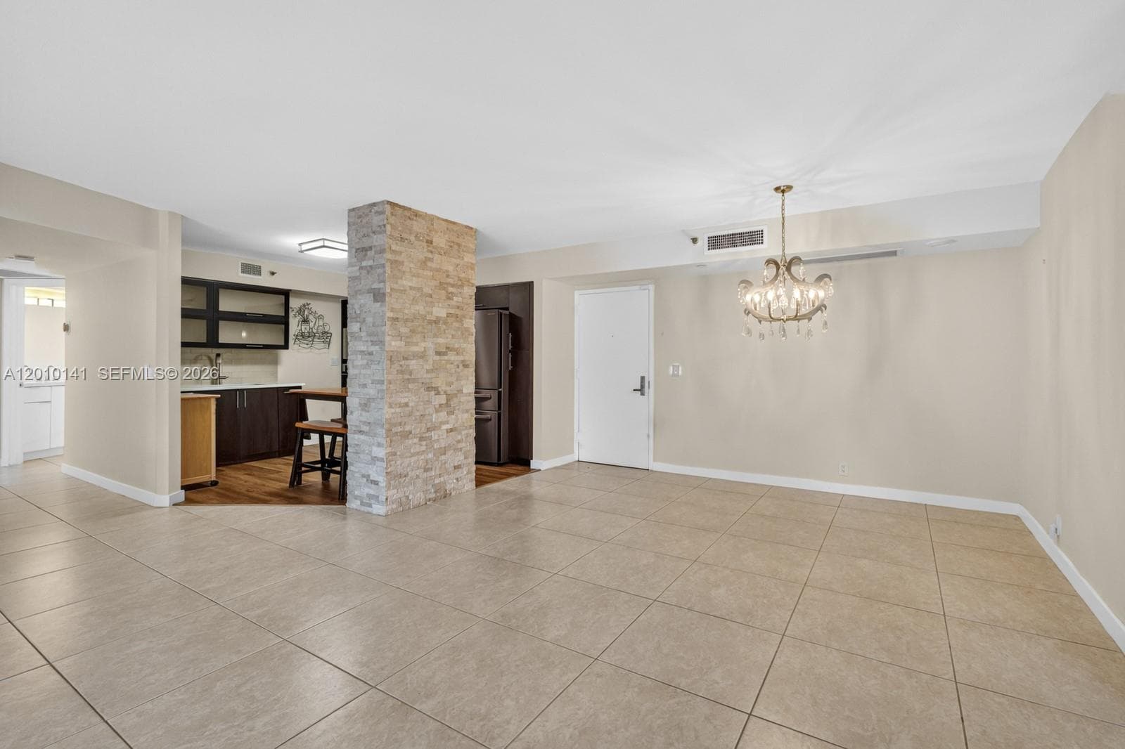 3500 Mystic Pointe Dr 302 photo 1