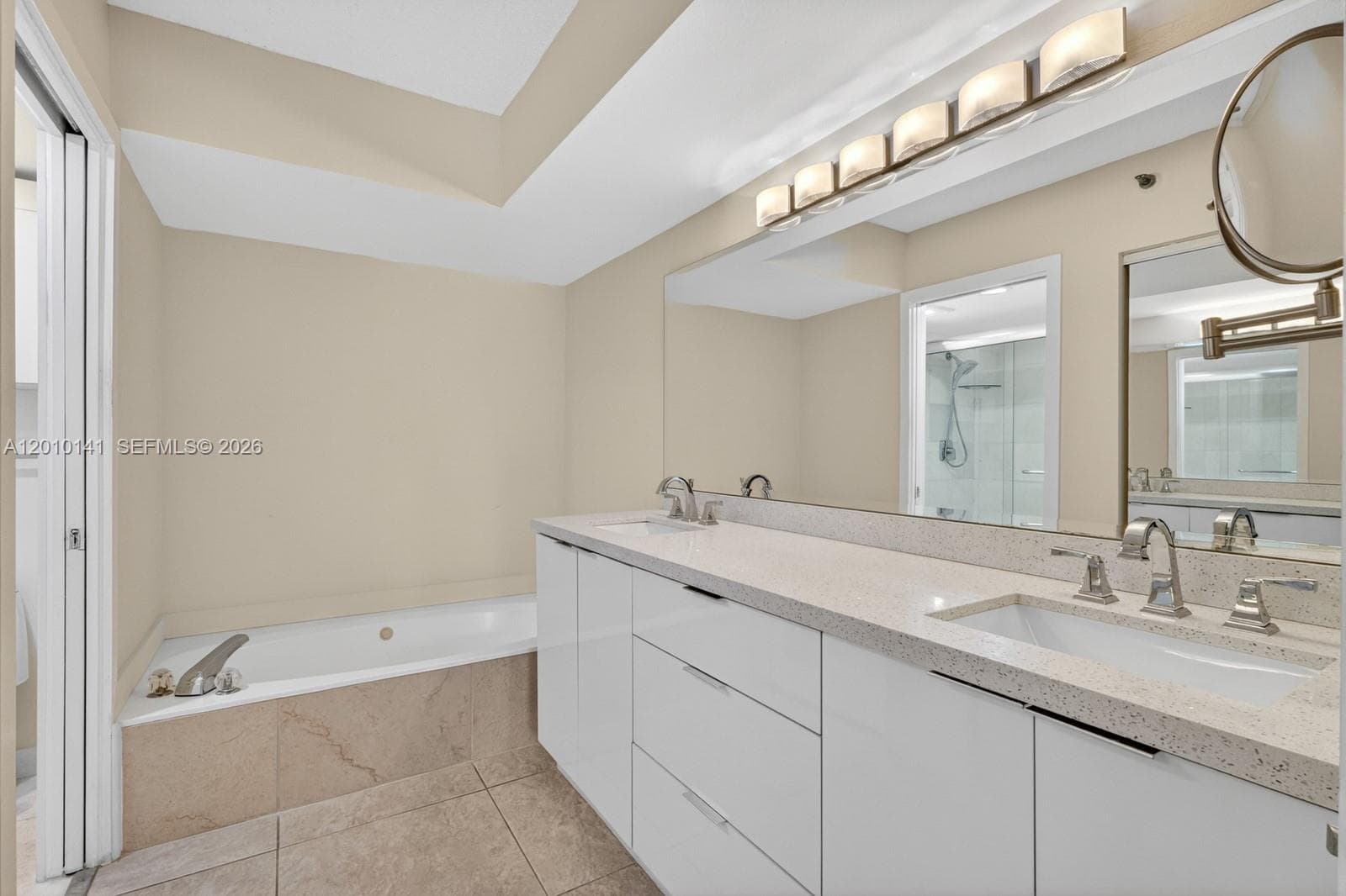 3500 Mystic Pointe Dr 302 photo 14