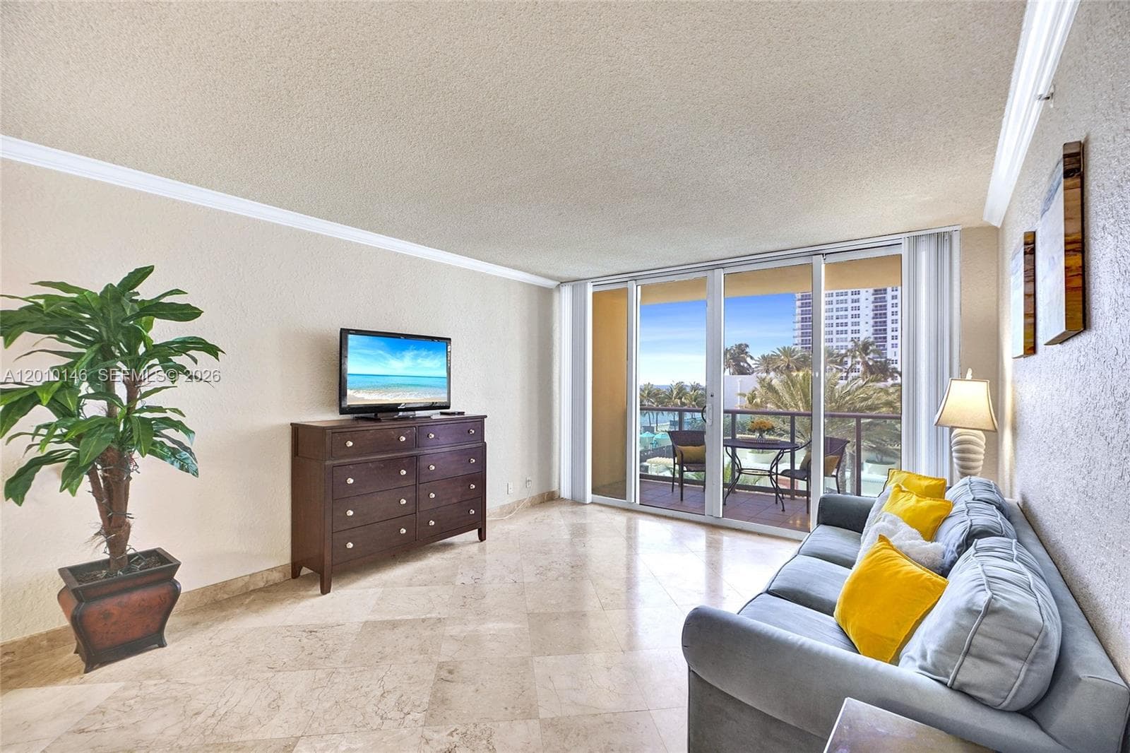 2501 Ocean Dr 414 photo 3