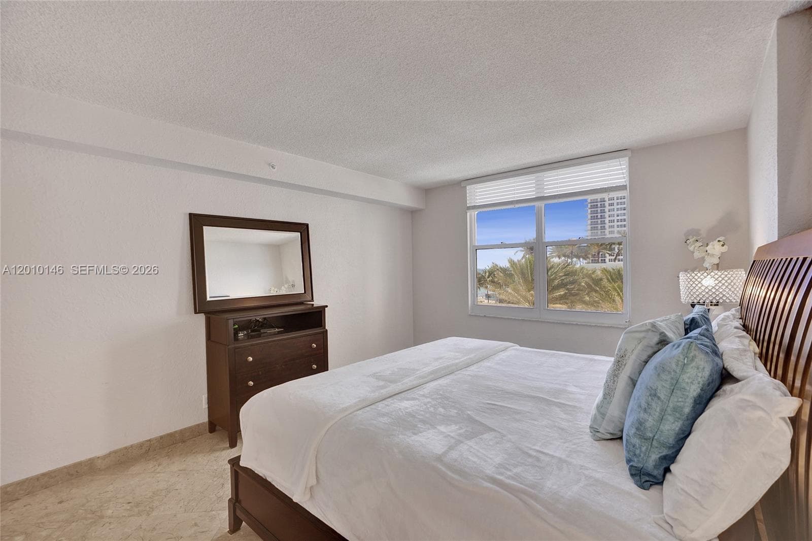 2501 Ocean Dr 414 photo 15