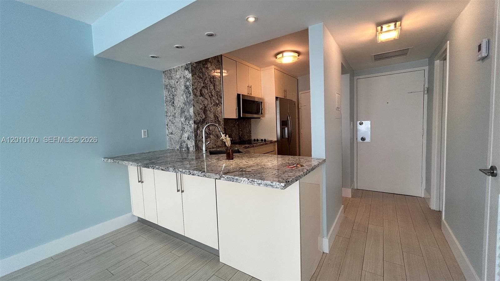 2899 Collins Ave 724 photo 6