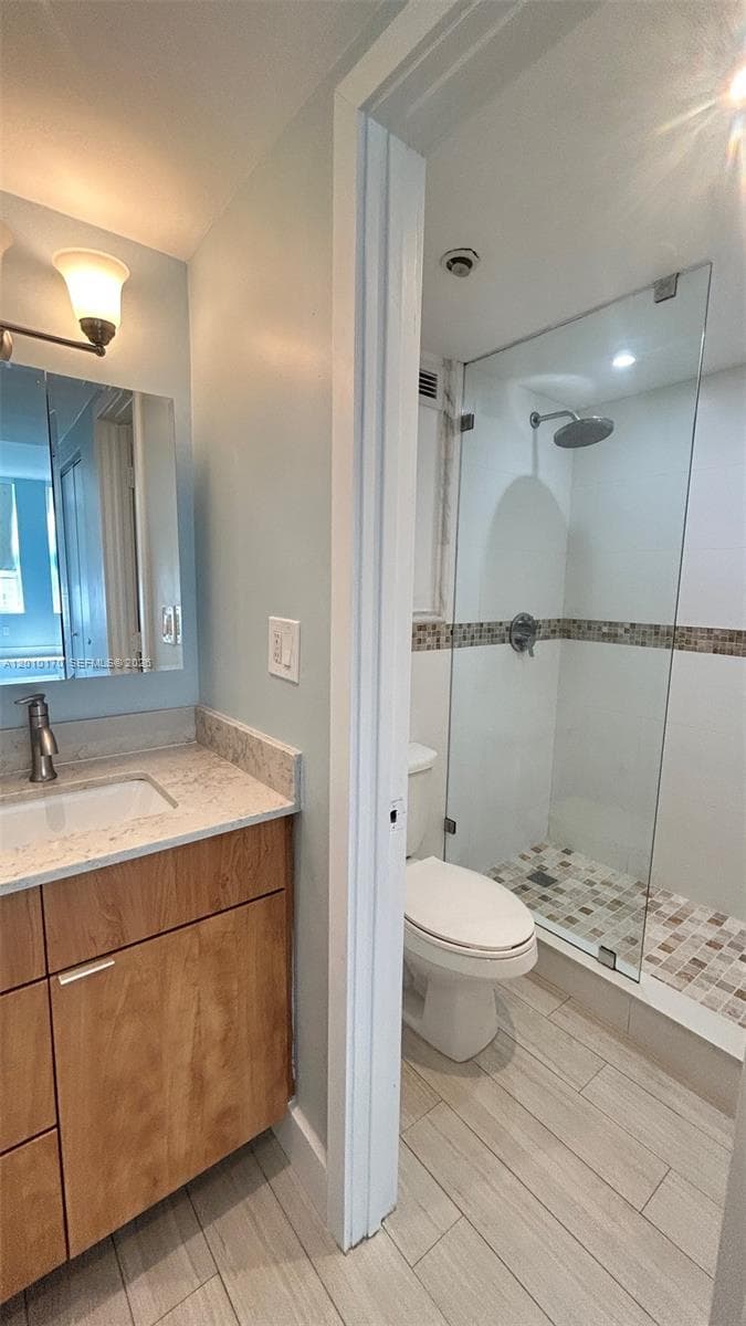 2899 Collins Ave 724 photo 9