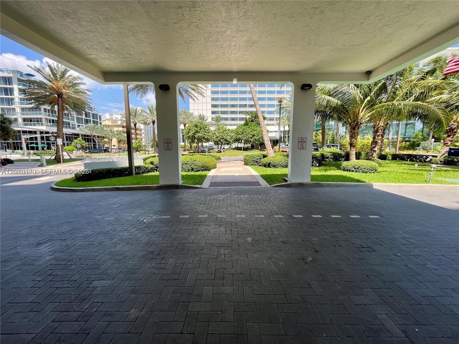 2899 Collins Ave 724 photo 15
