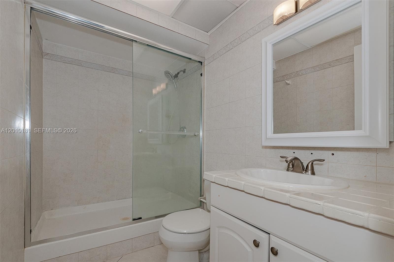 200 Birch Rd 604 photo 15