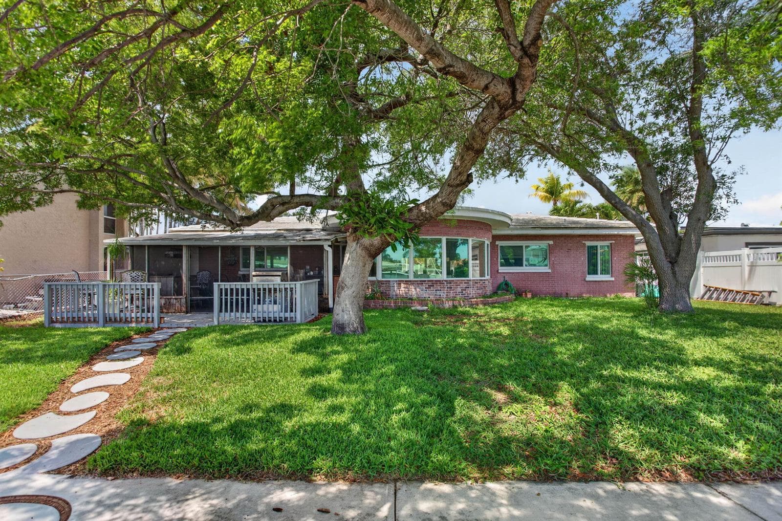 420 SE 14th Avenue photo 14