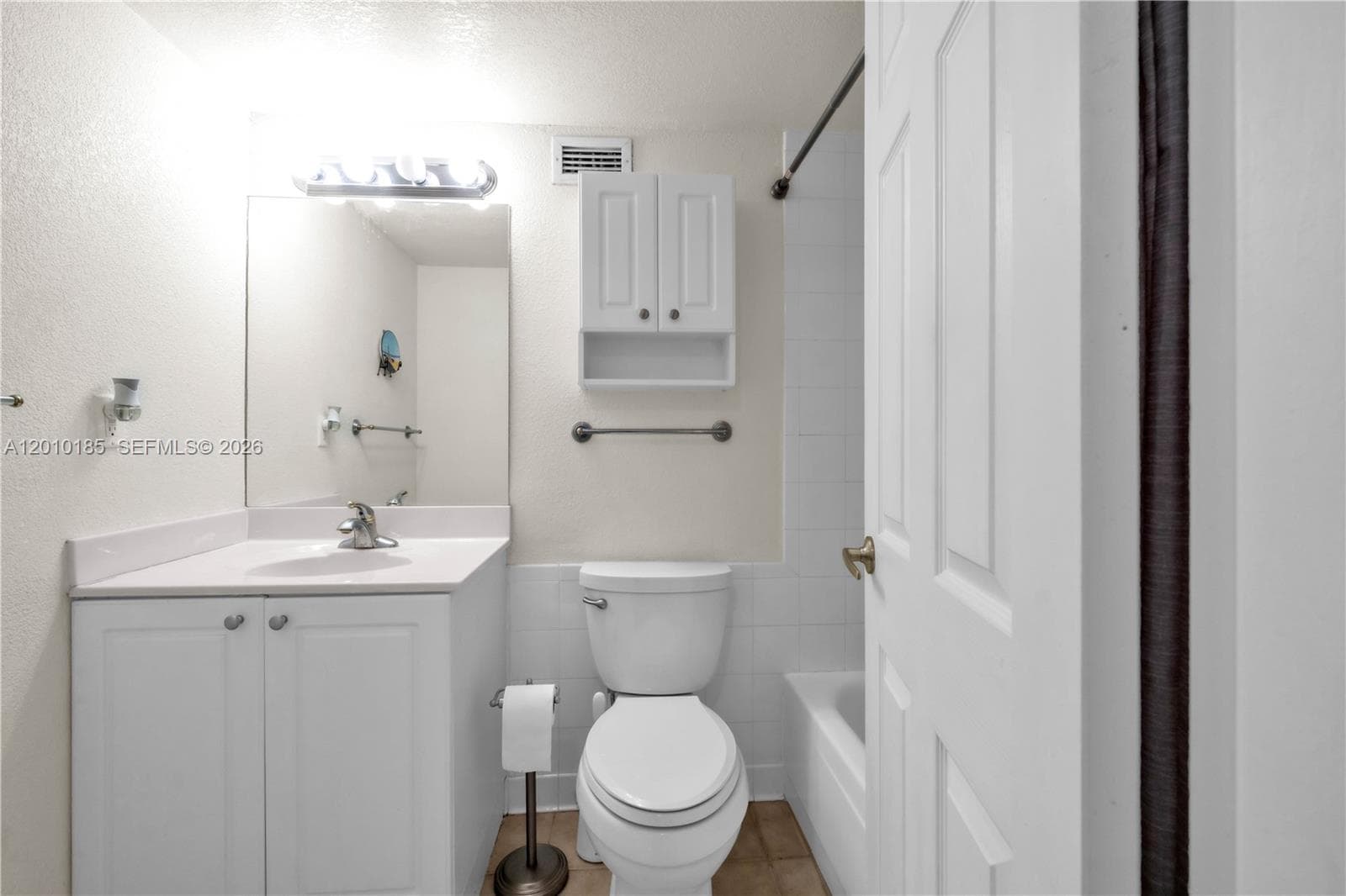 2501 Ocean Dr 727(Available Nov 01) photo 15