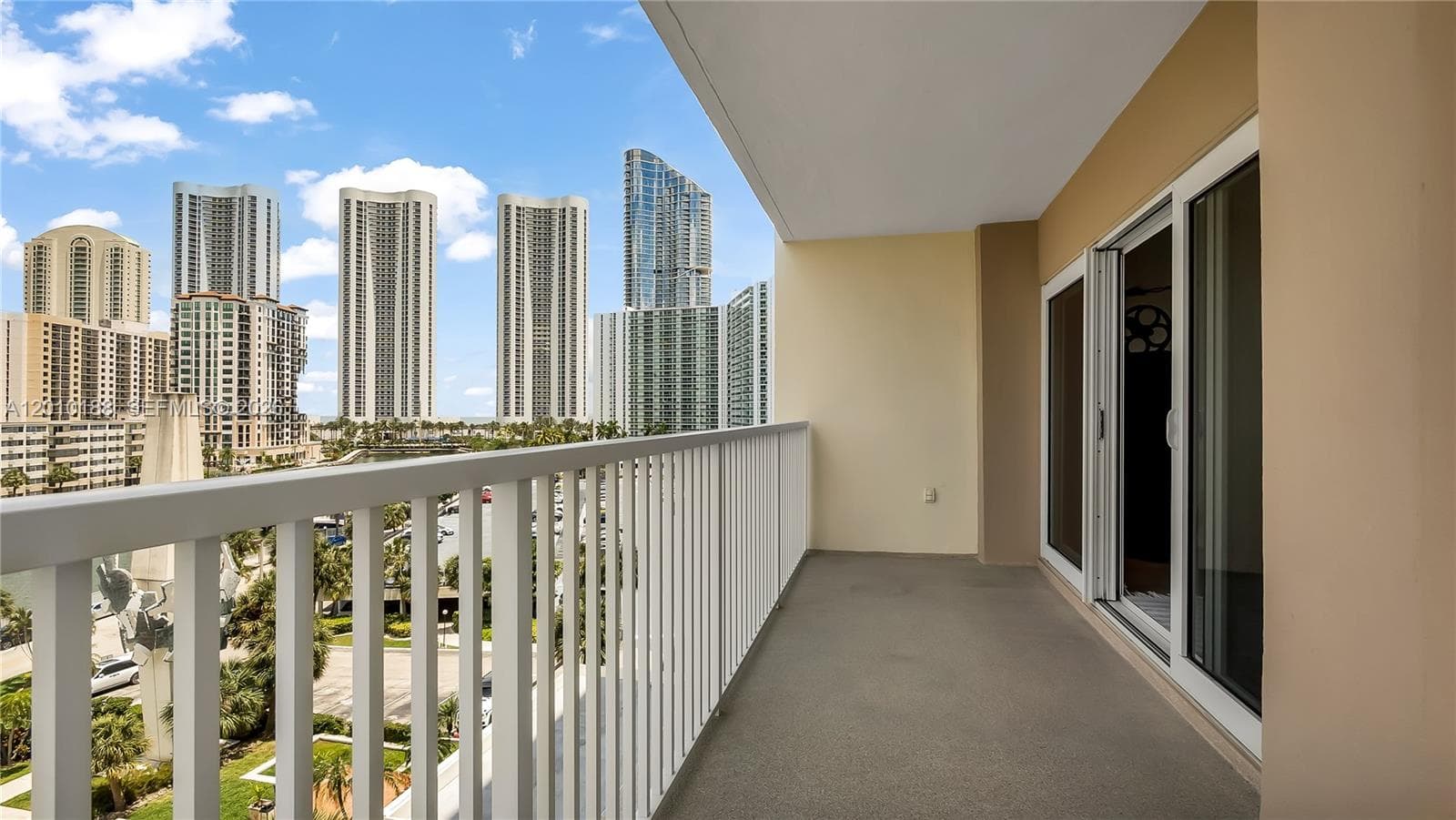 300 Bayview Dr 605 photo 21