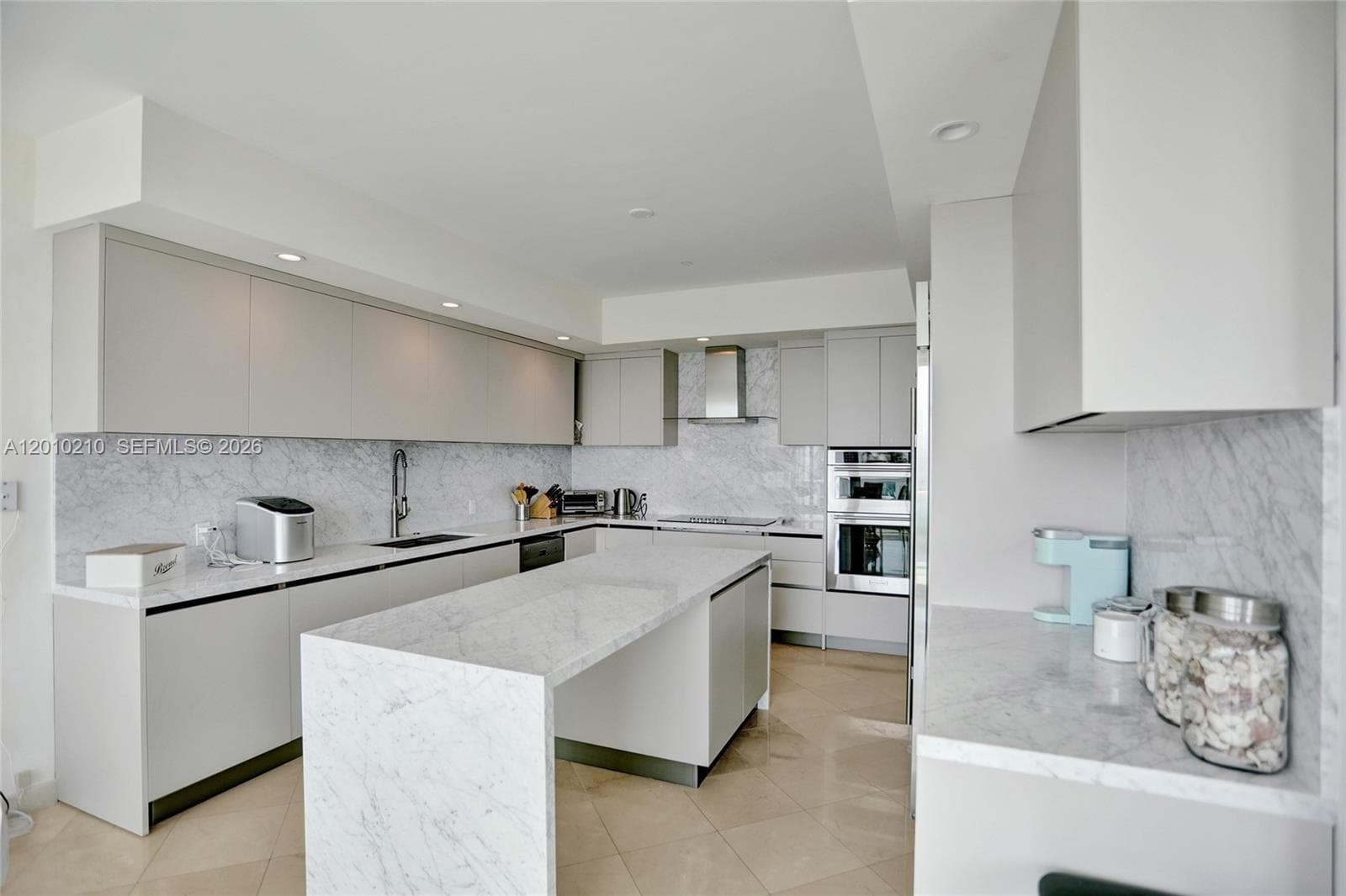 10101 Collins Ave 4E photo 23
