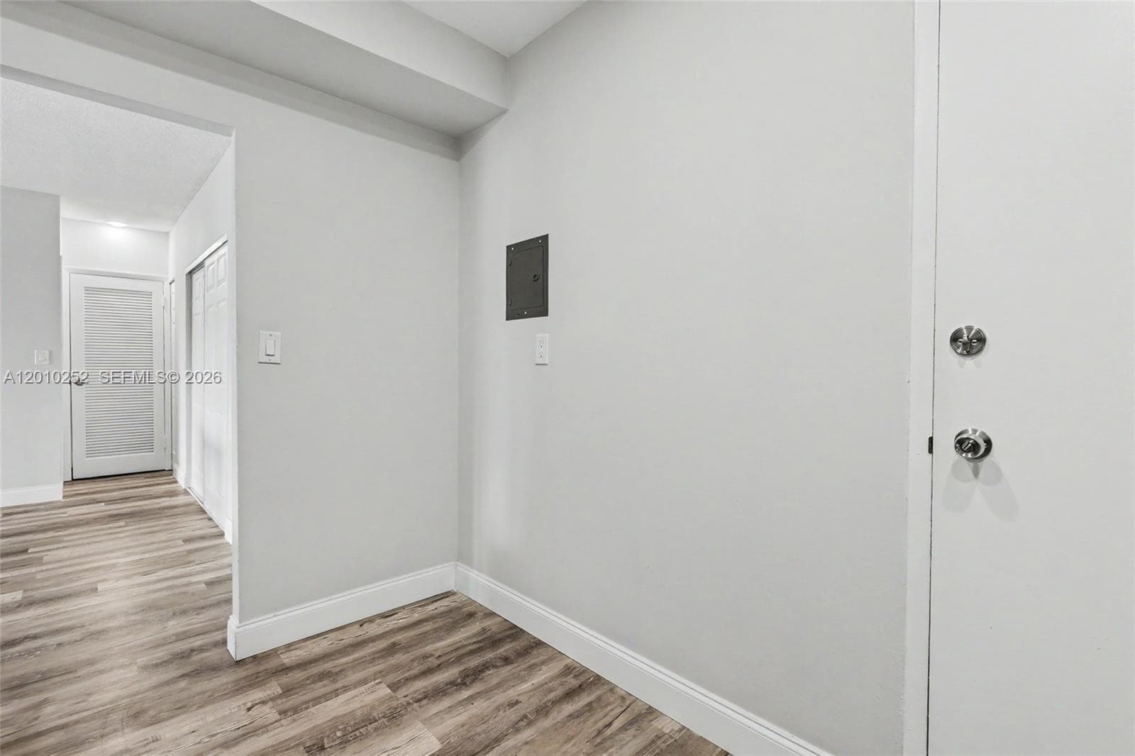 500 Bayview Dr 727 photo 2