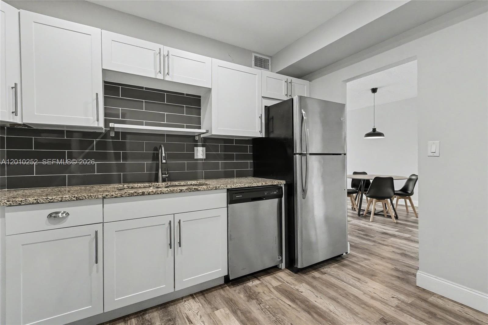 500 Bayview Dr 727 photo 3