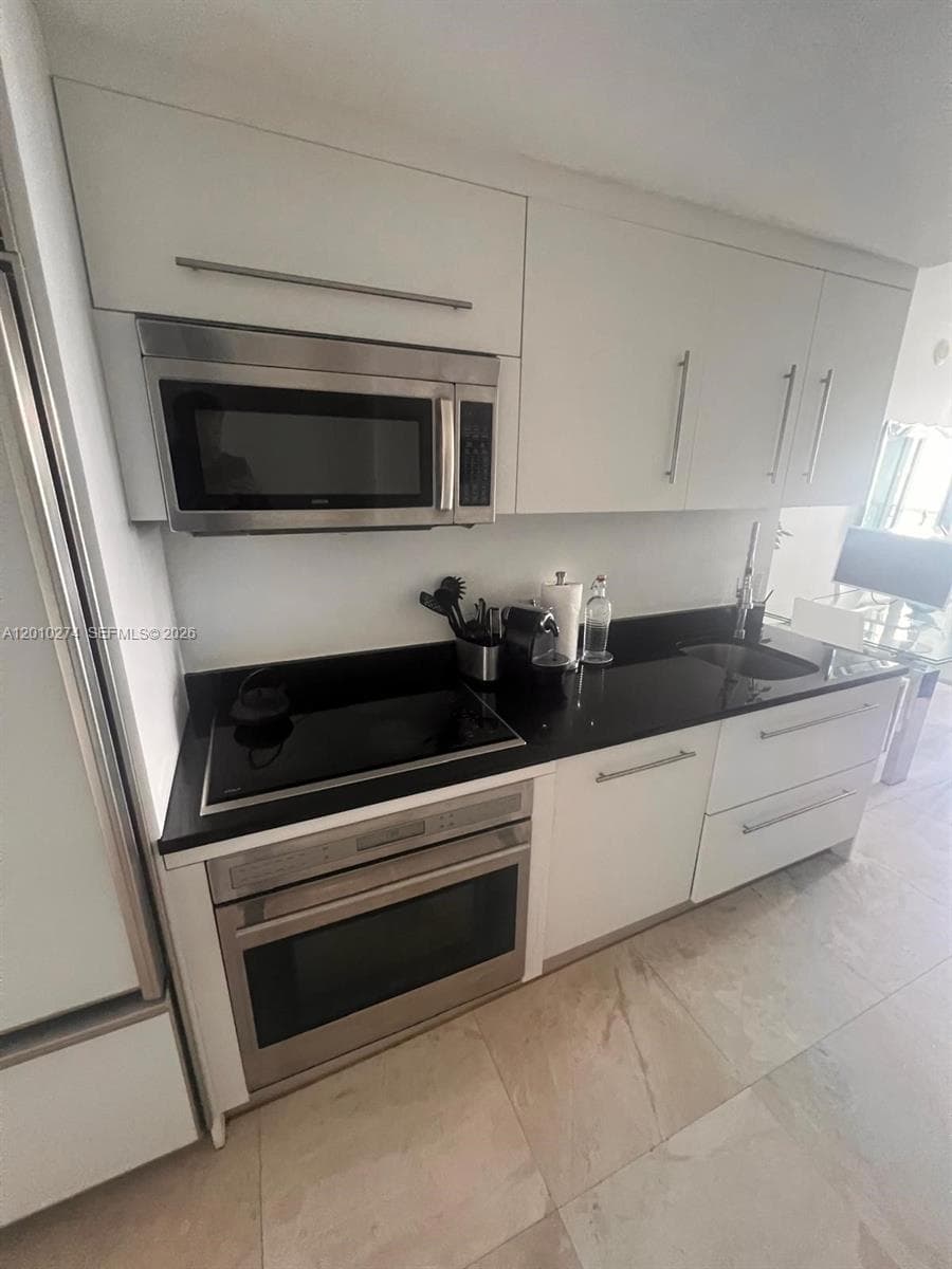 475 Brickell Ave 4508 photo 4