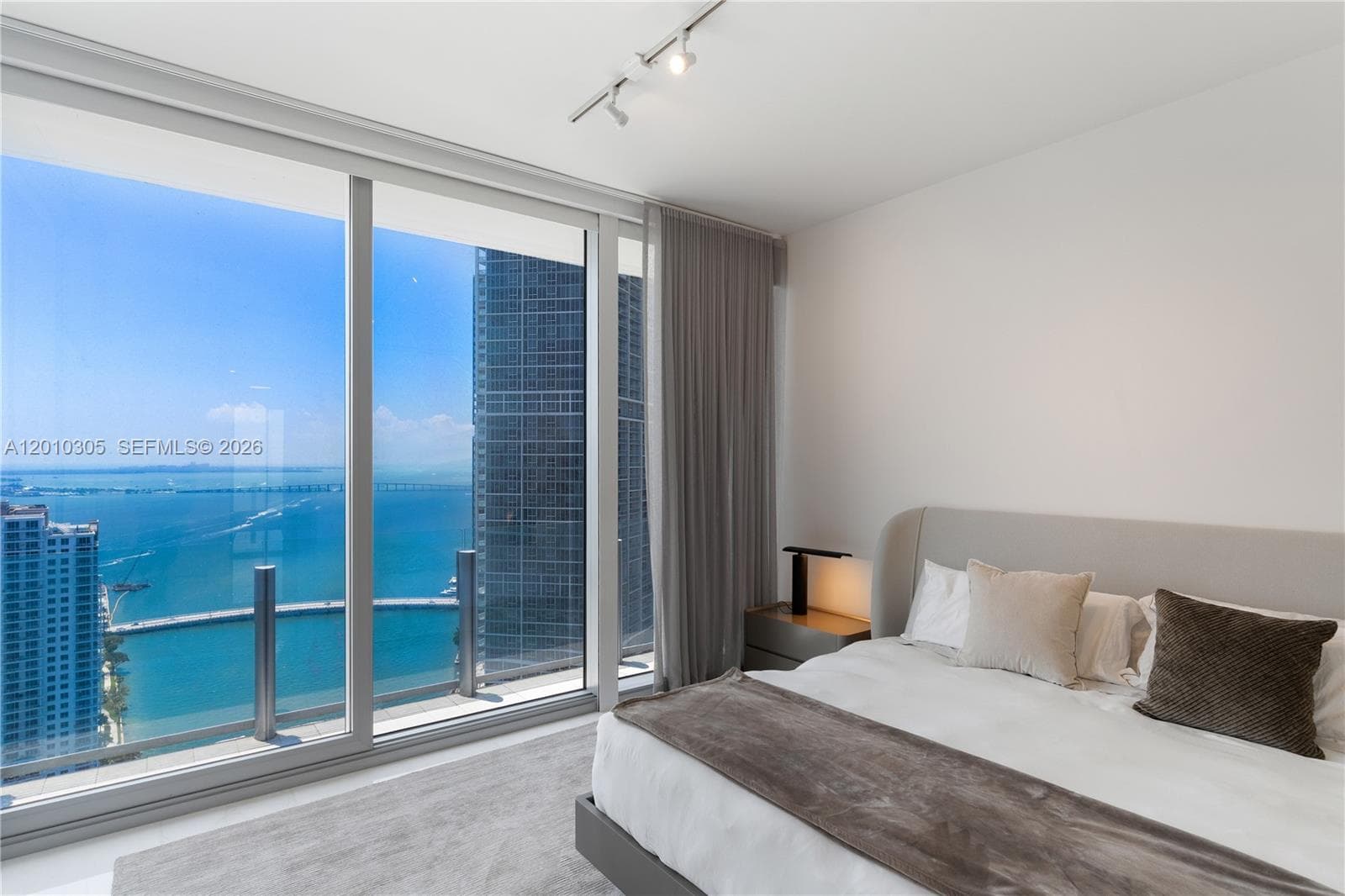 300 Biscayne Blvd Way 3503C photo 25