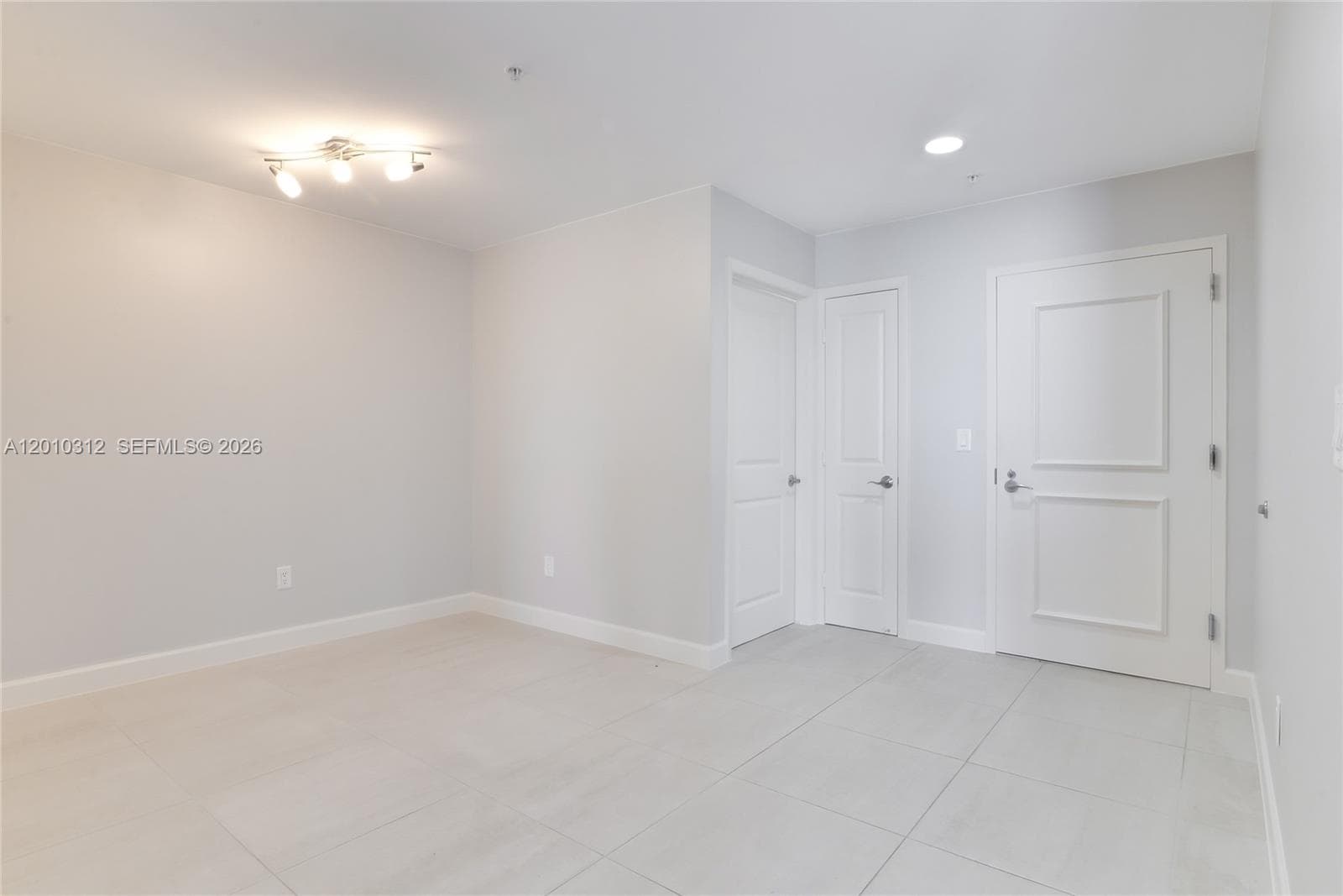1945 S Ocean Dr 1609 photo 7