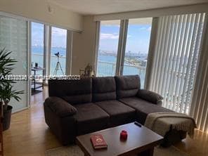 1750 Bayshore Dr 2802 photo 2