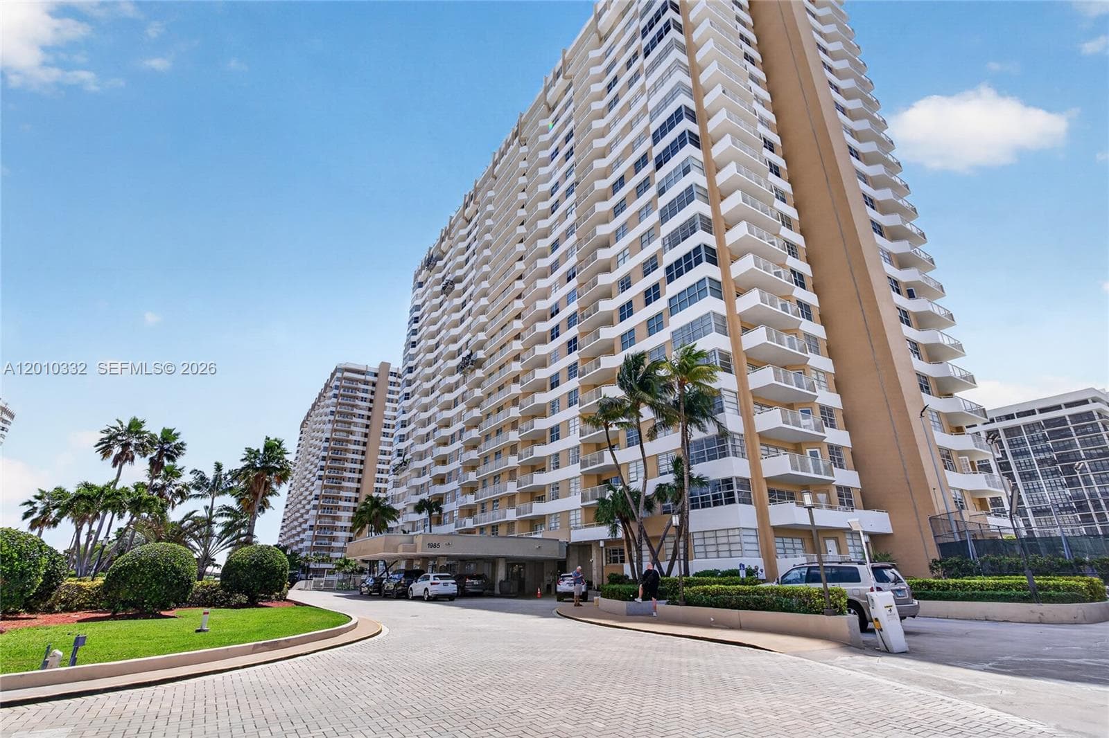 1985 Ocean Dr 22H photo 1