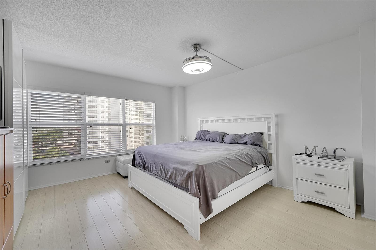 3550 Galt Ocean Drive 608 photo 9