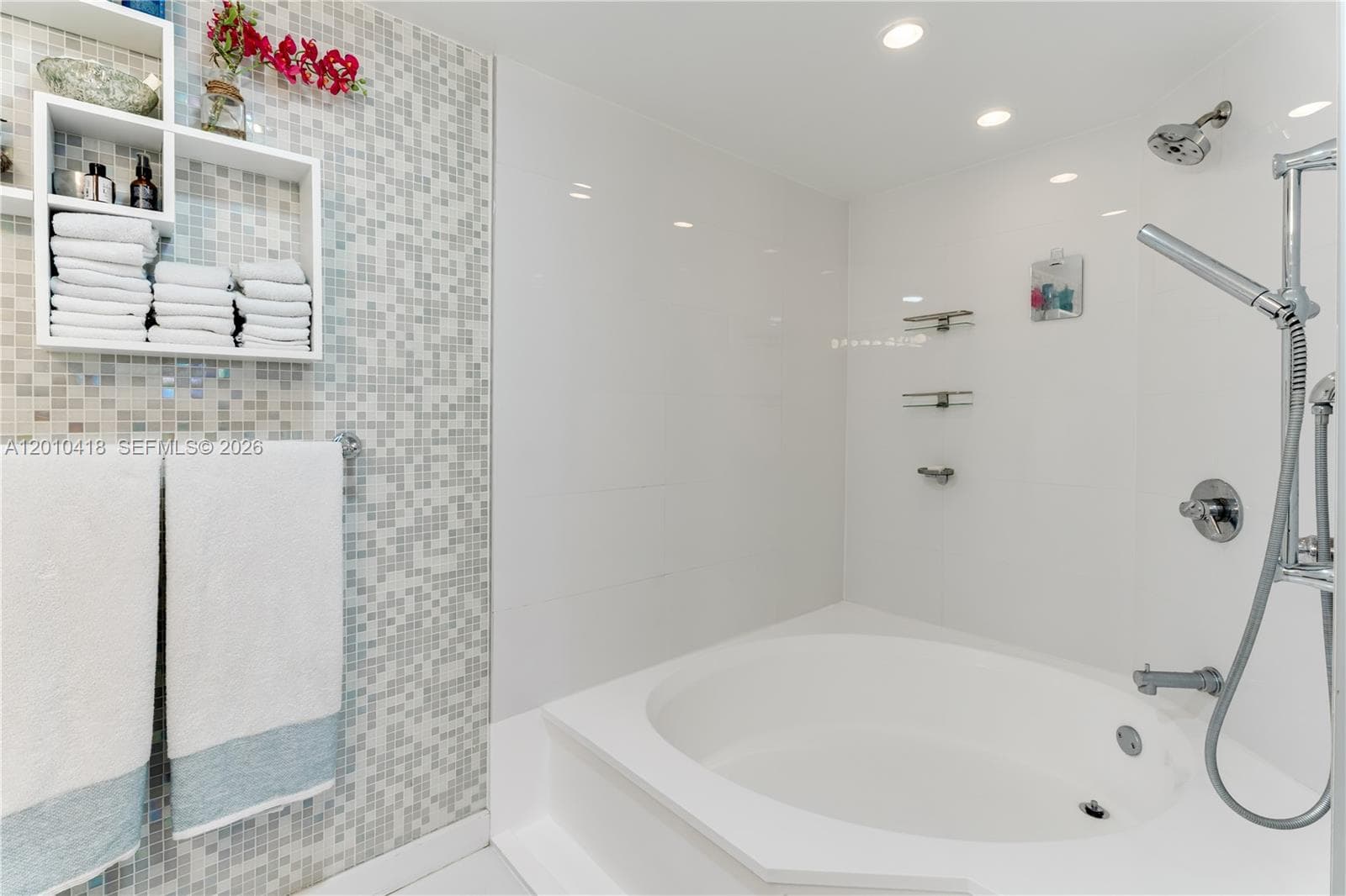 1901 Brickell Ave B1809 photo 23