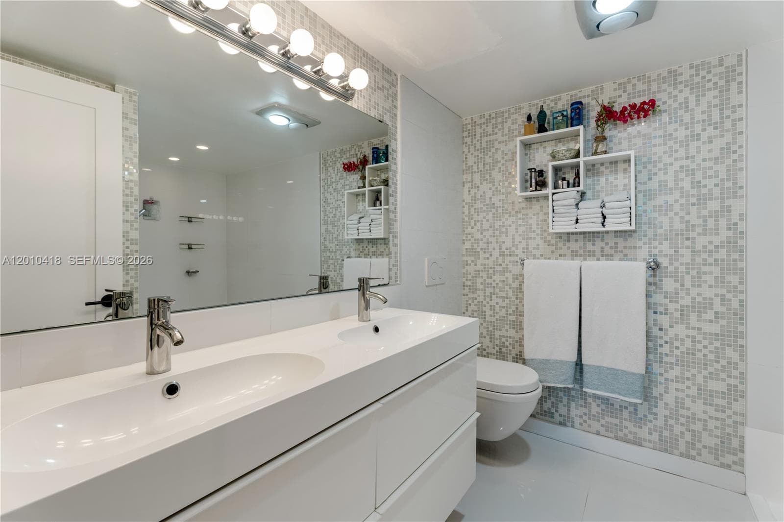 1901 Brickell Ave B1809 photo 22