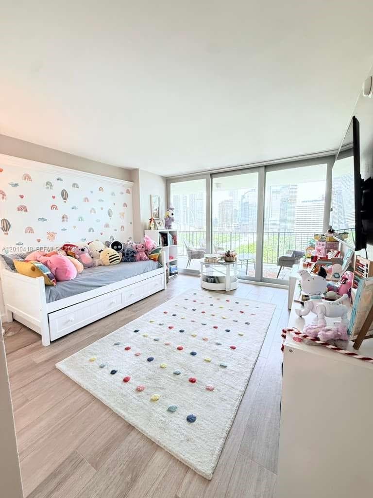 1901 Brickell Ave B1809 photo 7