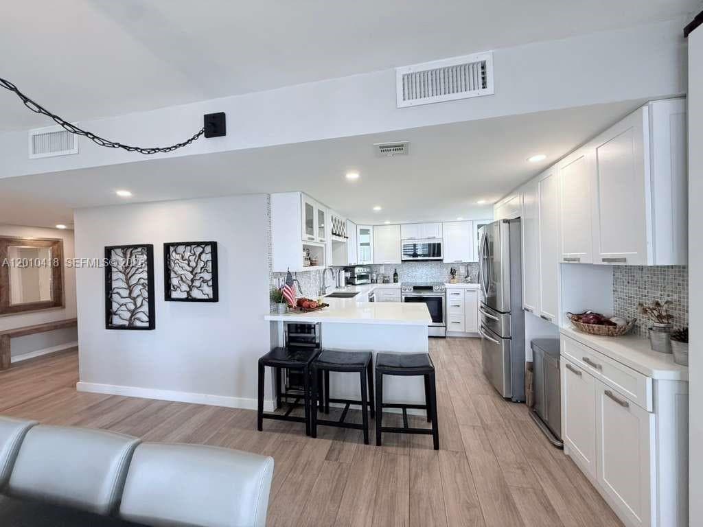 1901 Brickell Ave B1809 photo 1