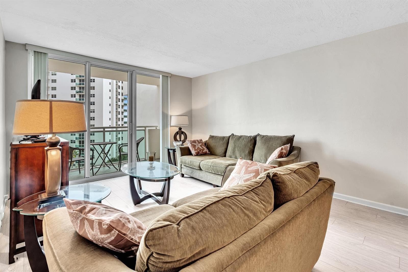 3000 S Ocean Drive 714 photo 17
