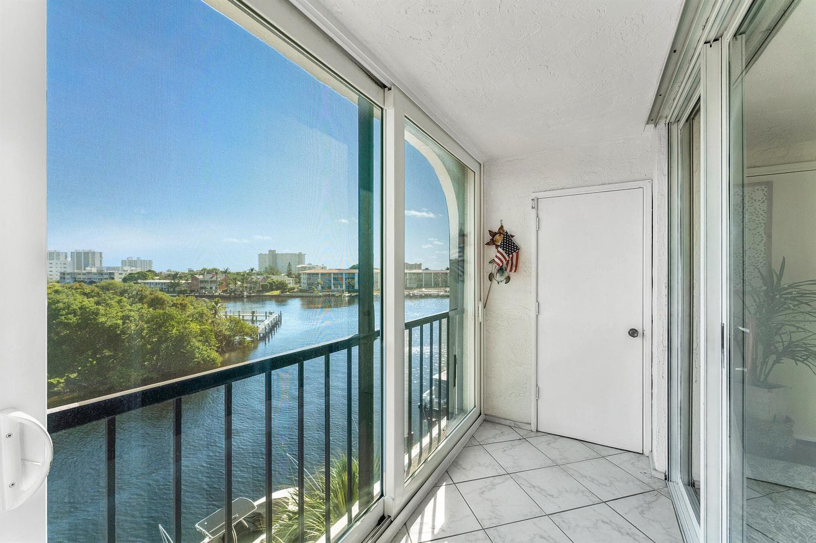 1631 Riverview Road 505 photo 11