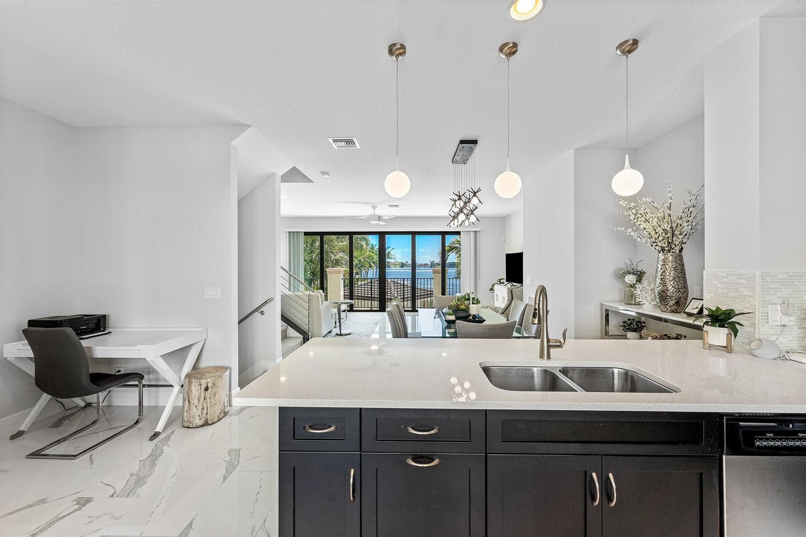 10 Windward Lane photo 19
