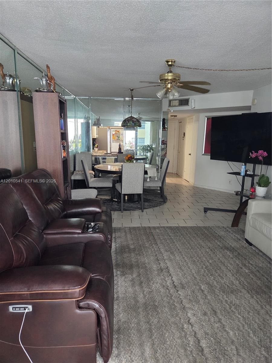1817 S Ocean Dr 325 photo 3