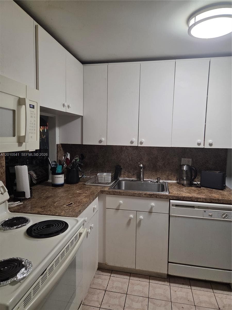 1817 S Ocean Dr 325 photo 20