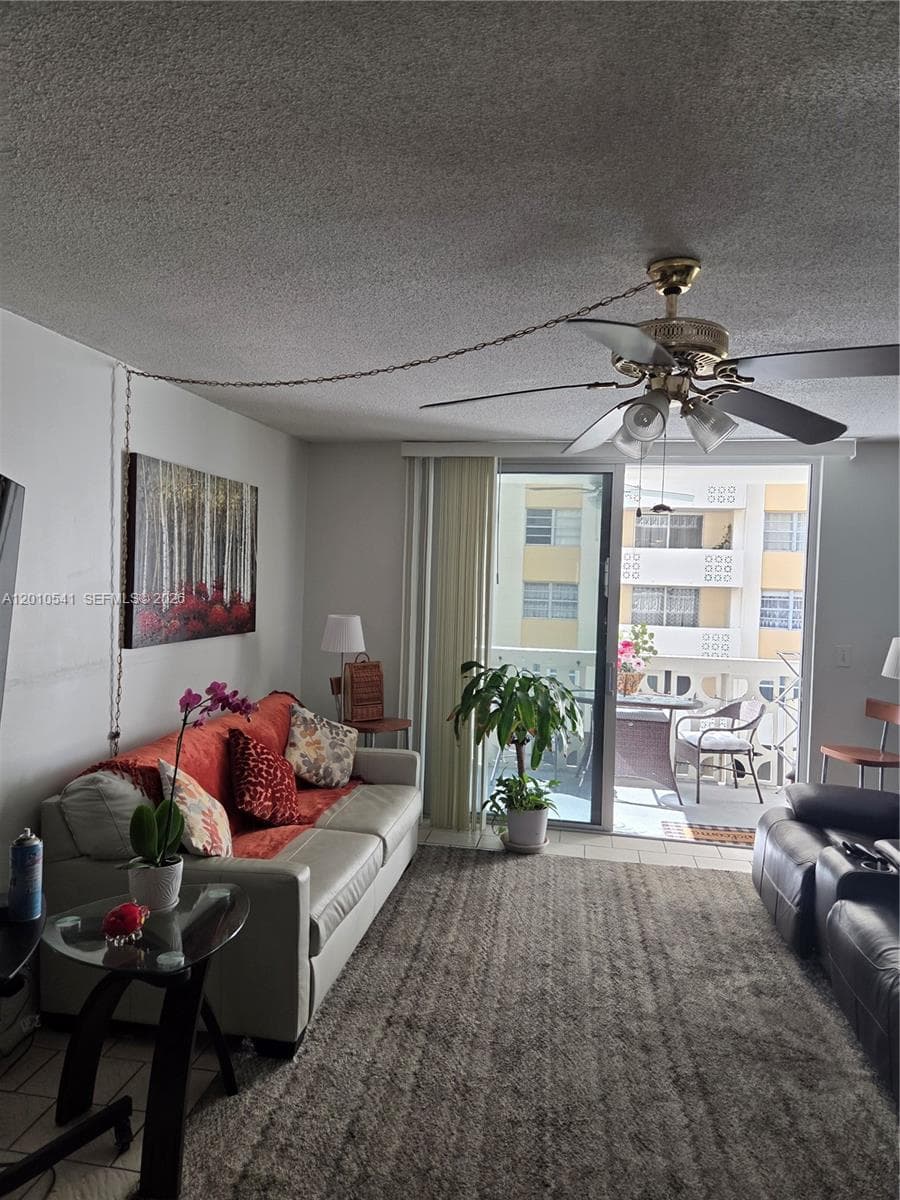 1817 S Ocean Dr 325 photo 9