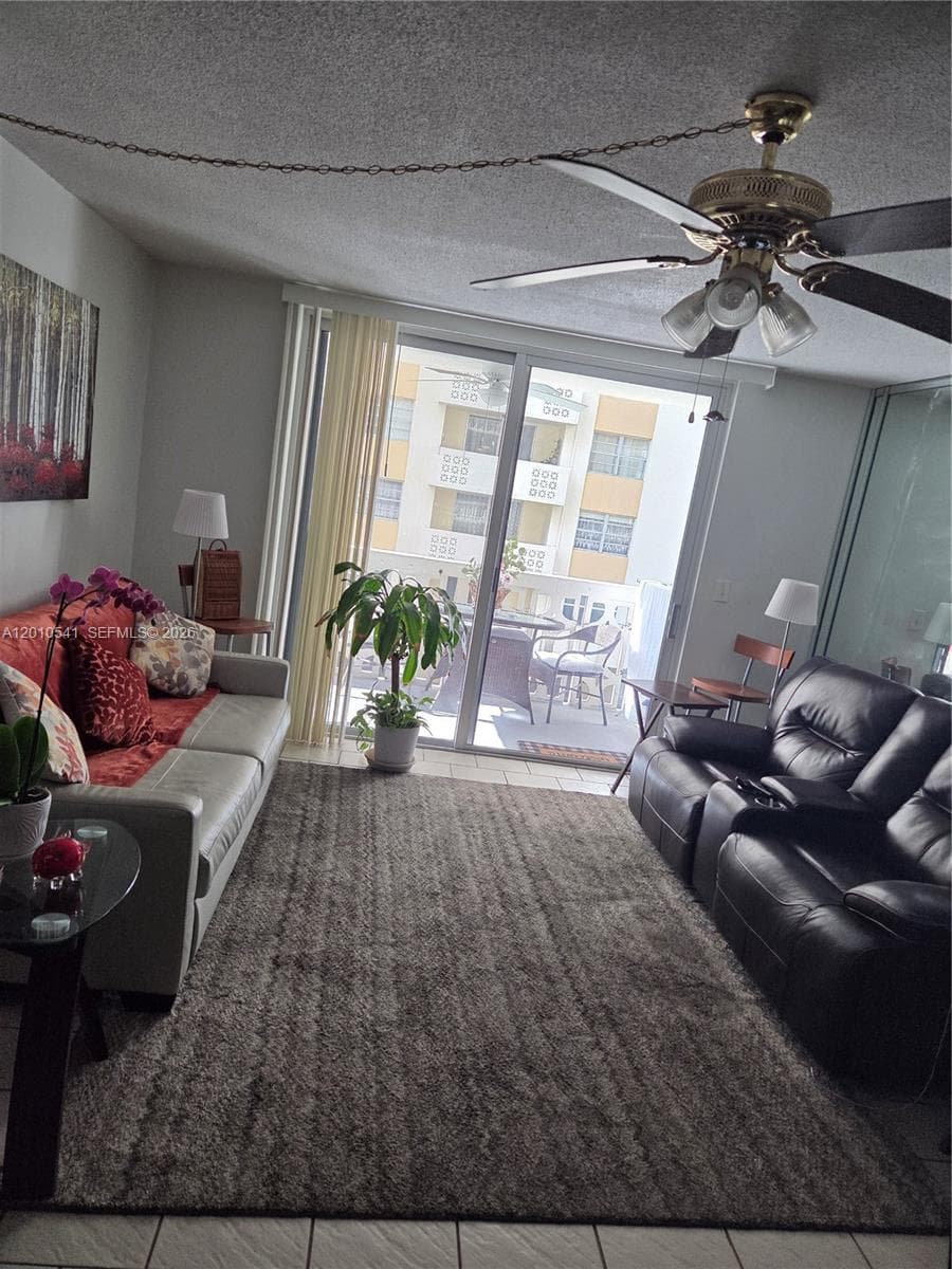 1817 S Ocean Dr 325 photo 14