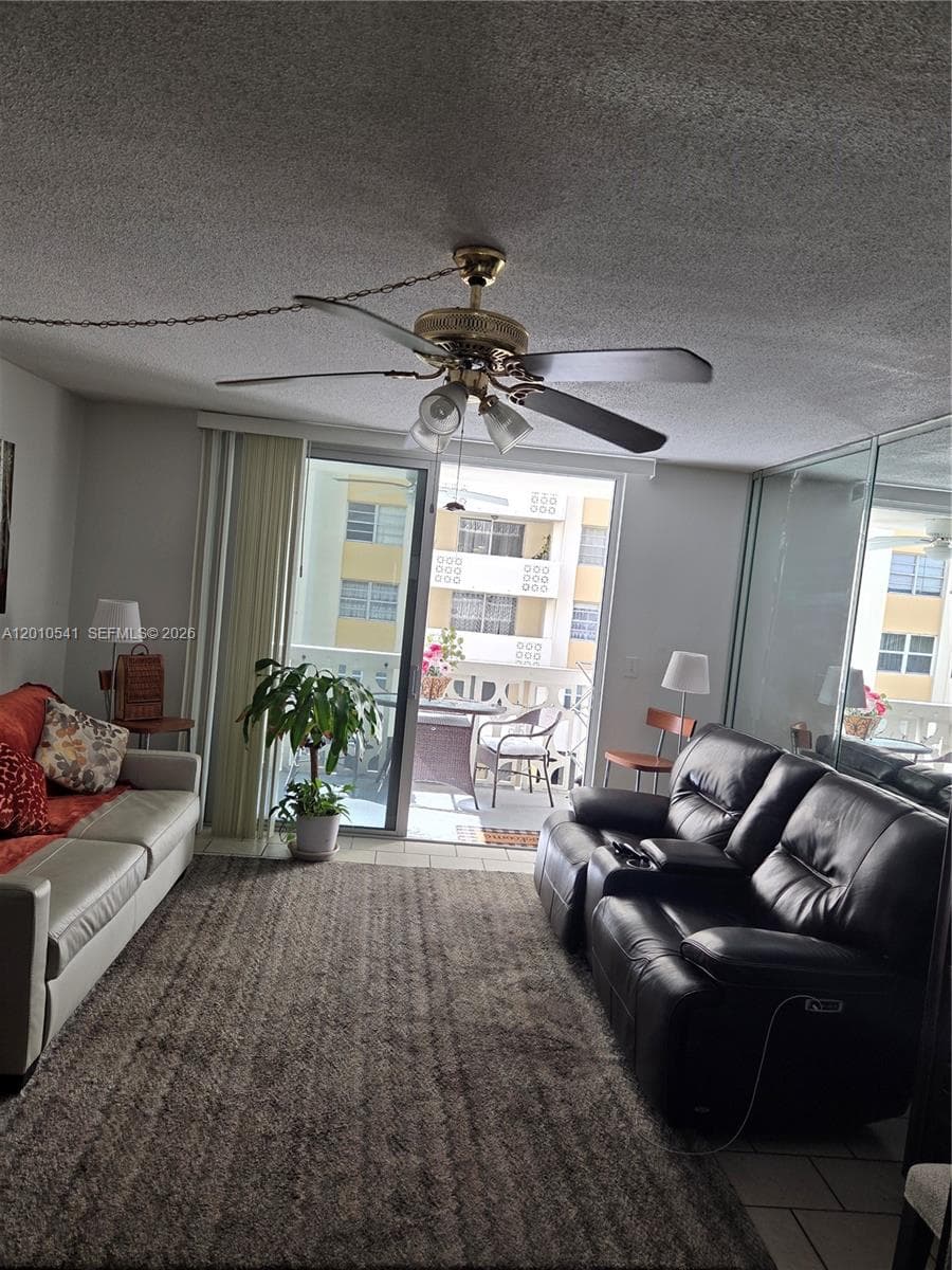1817 S Ocean Dr 325 photo 8