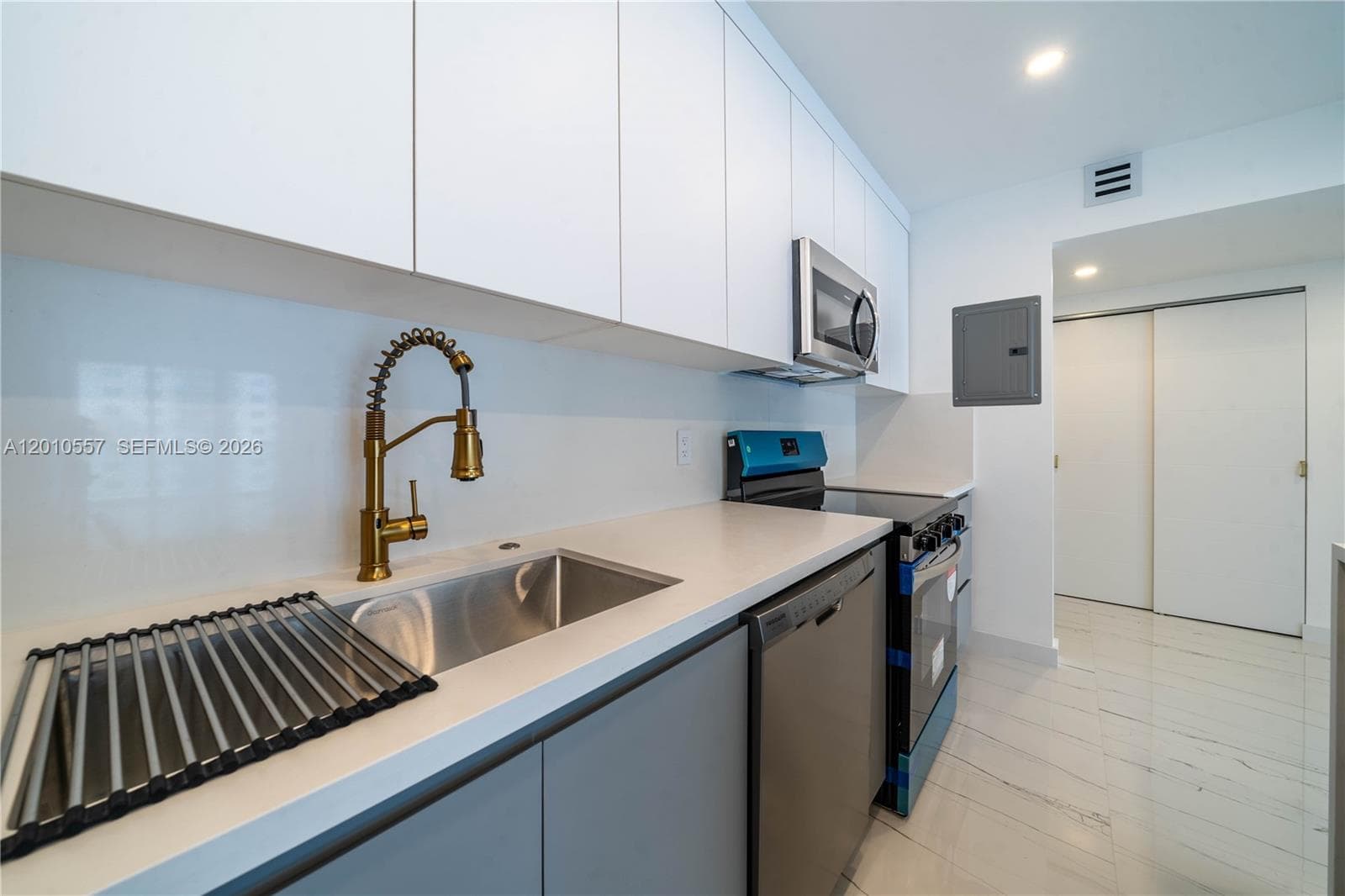 19380 Collins Ave 1105 photo 7