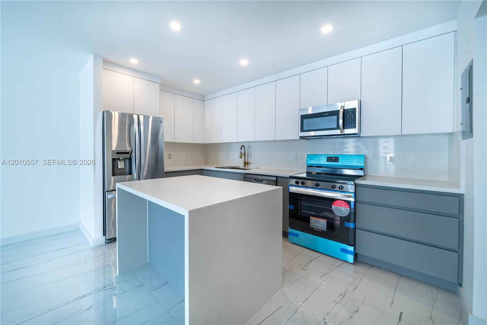 19380 Collins Ave 1105 photo 3
