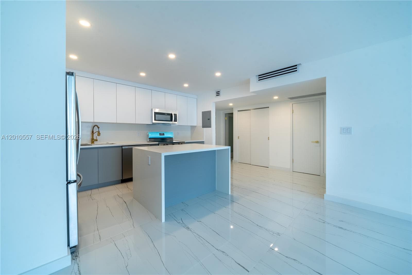 19380 Collins Ave 1105 photo 5