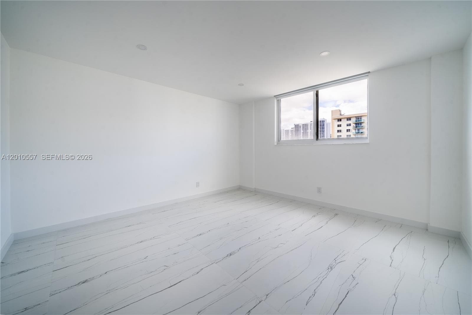 19380 Collins Ave 1105 photo 18