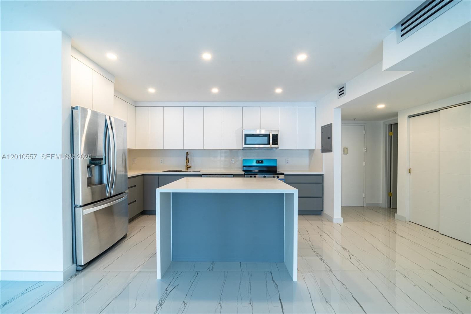 19380 Collins Ave 1105 photo 4